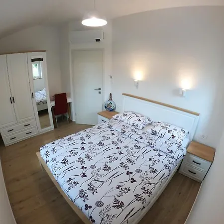 بيت للعطل Brsec